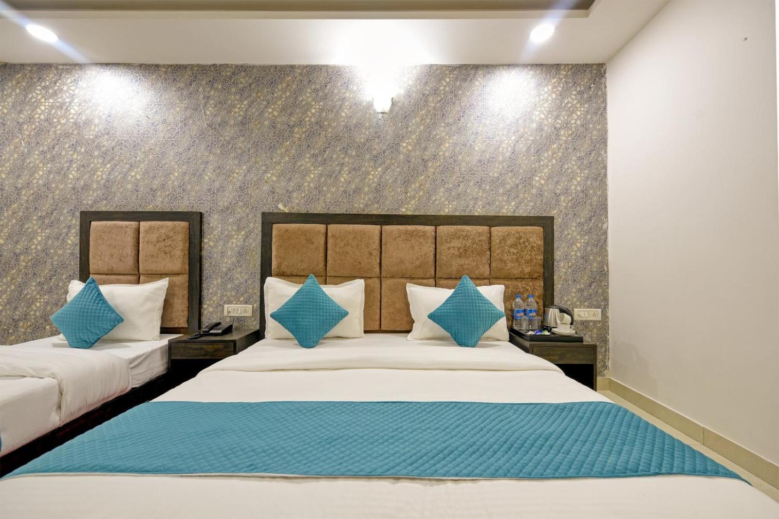 The Glory Suites Near Igi Airport Neu-Delhi Exterior foto